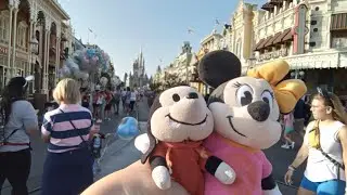 Max Goof Plush Adventures: Ep: 9: Max watches the Adventure Friends cavalcade in Magic Kingdom