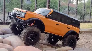 RAW FOOTAGE:  Bronco Crawling Over the Rocks for You