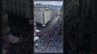 Фанаты Тейлор Свифт собрались на улицах Вены после отмены концертов #рамузыка #новости