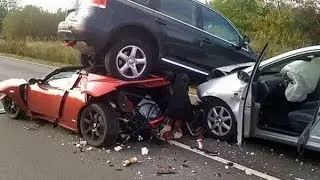 Смотреть Страшные мото-аварии ДТП