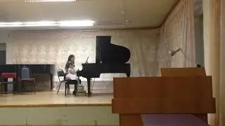 Аида Филиппова, 3 года, первое выступление