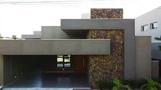 Residência de Luxo no Condomínio Golden Park: Espaçosa, com Piscina e Acabamentos de Alto Padrão!