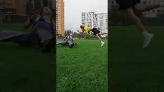 как проходят съемки фильма, сьомал руку во время видео