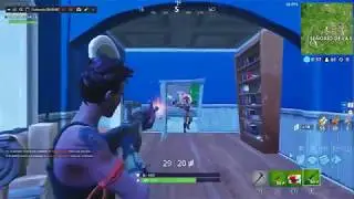 Jugando al FORTNITE