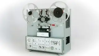 Reel-to-reel tape recorder 