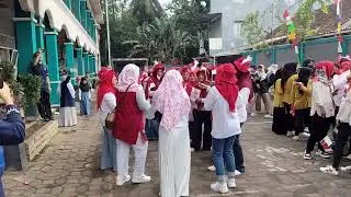 Yel Yel Wali Murid Kelas 5b Lomba HUT RI 79