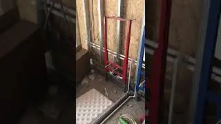 ПРОЦЕСС МОНТАЖА ОТОПЛЕНИЯ И ВОДЫ.