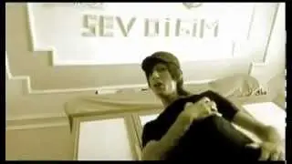 Efecan-yanlis-Yerde-Domusum-[2011]