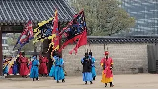 Ddong Cafe & Gyeongbokgung Palace