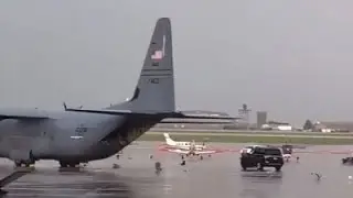 Monstersturm wirbelt Flugshow durcheinander