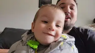 SAJAM AUTOMOBLA SA ŽENOM I SINOM