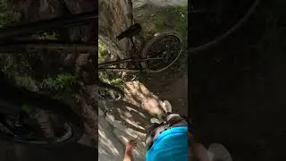 Бутылка и другой мусор