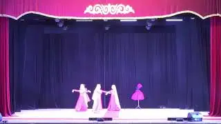 Концерт-дефиле сценических костюмов Кировского района.