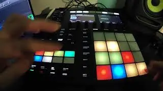 Live Looping Trap Beats - Maschine MK3 Finger Drumming