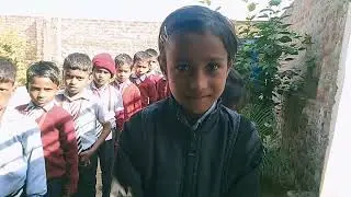 देखिये हमारे विद्यालय के नन्हे नन्हे बच्चे कैसे जानवर का नाम अंग्रेजी में जल्दी जल्दी बताते है।