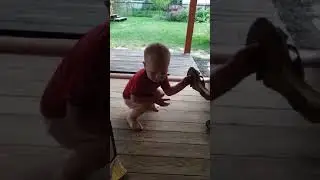 На лабутенах...