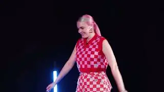She's like spaghetti
