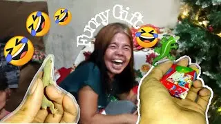 Funny Gift Lizard prank 😂😂😂