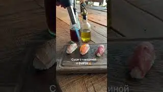 Антон Теляков пригласил девушку на свидание в ресторан.
