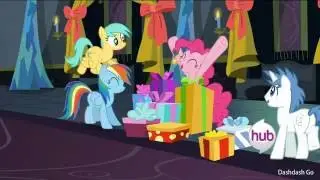 Rainbow and Pinkie having a great time (no starlight)