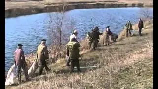 Прибираємо сміття біля р. Гайчур