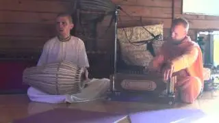 Матхурананда дас - Киртан  - Ашрам Бхактиведанты - 10.08.2014