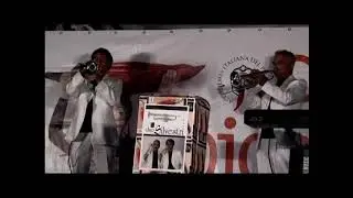 Blue Moon    -      IL Duo Silvestri - Mario Giovanni Silvestri  e  Gian Marco Silvestri