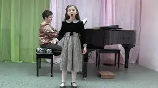 Муз. М. Ройтерштейна, сл. И. Бурсова. 