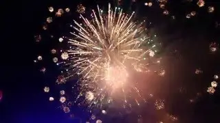 12.05.2016 Луганск. Праздничный фейерверк