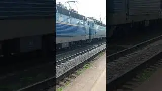 сплотка з двох Чехів ЧС4(КВР)-198 та ЧС4(КВР)-??? з вагоном лабораторією