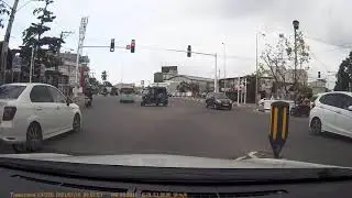 Where's a truck when you need it? Multiple red light runners - 2 cars, 3 bikes