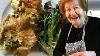 Pasta Grannies go Greek & make spinach pie!
