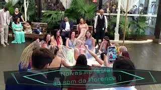 Noivas na festa ao som da Florence
