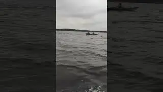 ВИТЯ КОРЫ МОЧИТ 😂😂😂ДАВНО НЕ КУПАЛСЯ 🙄 #душакарелии #природа #fishing #дикаяприрода #рыбалка