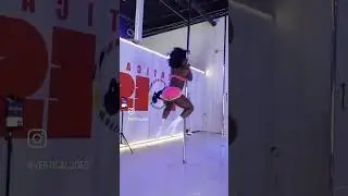 😱Twerking on Da Pole 😱