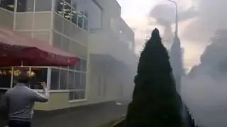 People attacking McDonald's closed in Crimea
