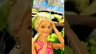💦How Barbie Showers in the Wild💦🤣