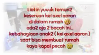 Anak Kecil Bermain Baby Walker