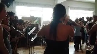 Venga zonzo y deme un beso