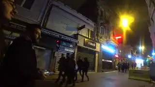 WtcNN - Kemal Yolda Yürürken Direğe Çarpıyor