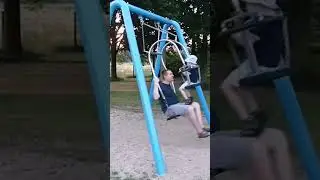 ВОТ ТАКАЯ ИНТЕРЕСНАЯ КАЧЕЛЯ НА ДЕТСКОЙ ПЛОЩАДКЕ! ПРИЕХАЛИ ВНУКИ В ГОСТИ#GenLid