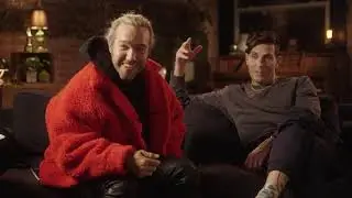 Pete Wentz does Gabe Saporta's makeup. admits to never having never worn eyeliner.