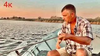 How to anchor correctly and comfortably on a river.