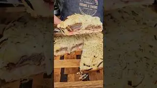 FUGAZZETA RELLENA DE MILANESA