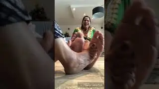 Ans footsie with Mom