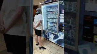 Used a Vending Machine for a CHARIZARD Pokemon Card 🥵