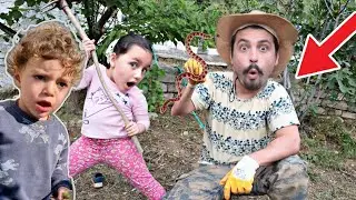 BAHÇEMİZE SEBZE MEYVE EKERKEN TOPRAKTAN DEV SOLUCAN ÇIKTI 😱 KÖY VLOG!