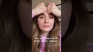 Forehead Massage Routine Against Wrinkles