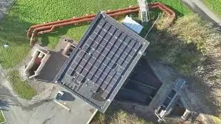 Drohnenflug: Photovoltaik Installation von Paneelen auf Flachdächern von Mauro Solar aus Herten
