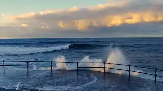 ФУТАЖ. Волны бьющиеся о пирс (Wave hitting the pier)